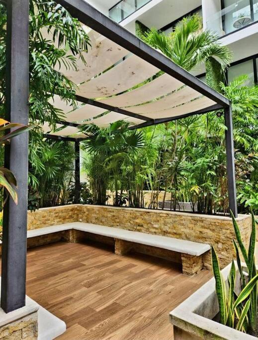 Stunning 1 Bdrm Condo Gym-Pool 10 Min To The Beach & Quinta Av Плая дел Кармен Екстериор снимка