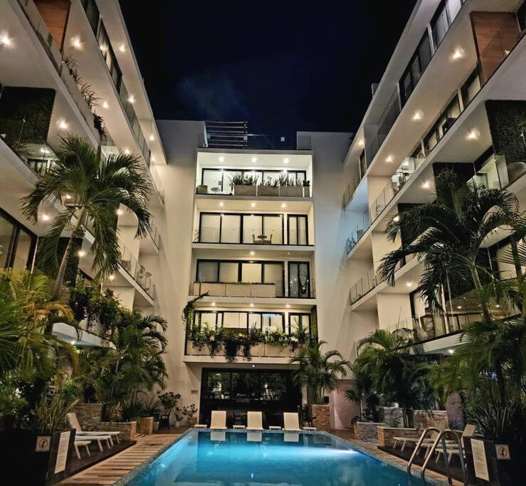 Stunning 1 Bdrm Condo Gym-Pool 10 Min To The Beach & Quinta Av Плая дел Кармен Екстериор снимка